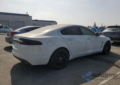 2015 Jaguar Xf 2.0T Premium z USA, uszkodzony, nr VIN SAJWA0FS2FPU75151